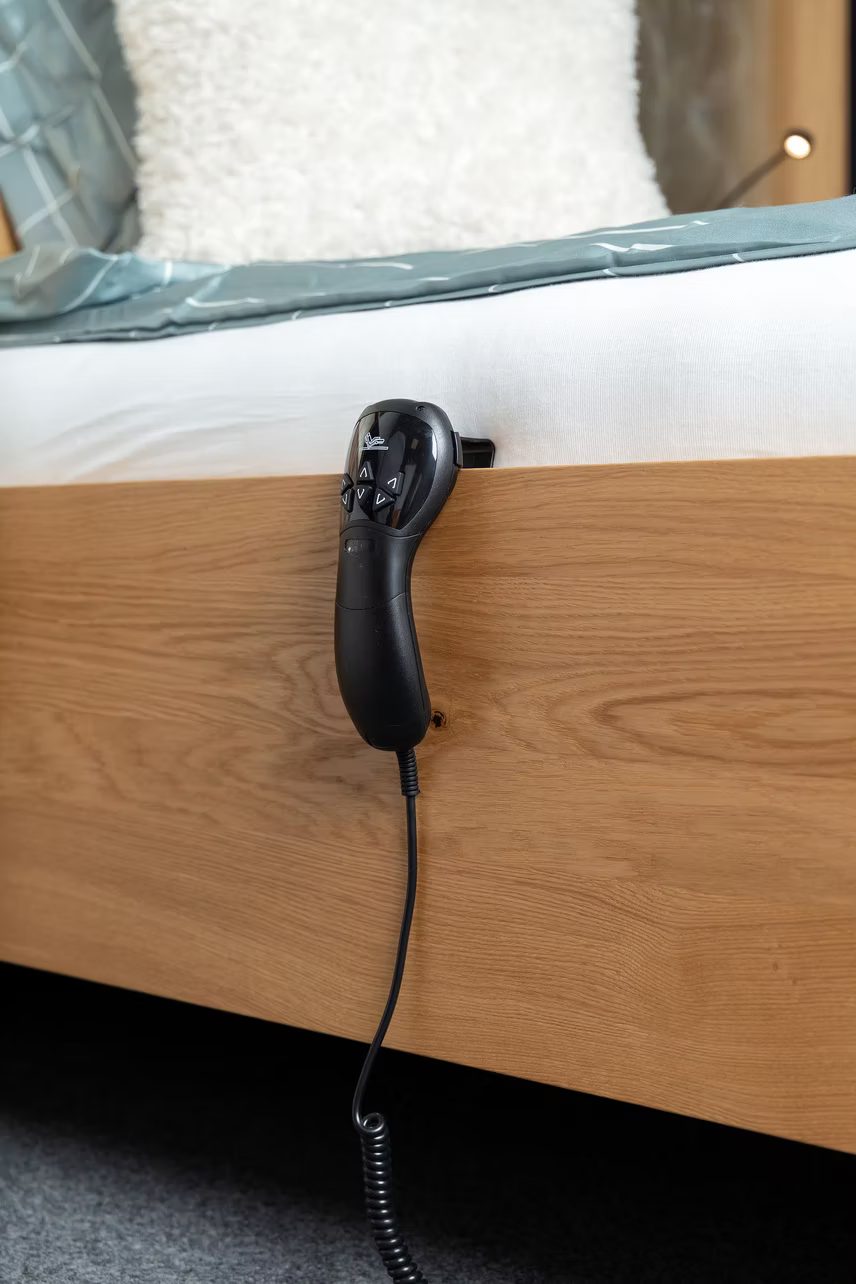 bulbaum "handgemaach" Bett "noascht"