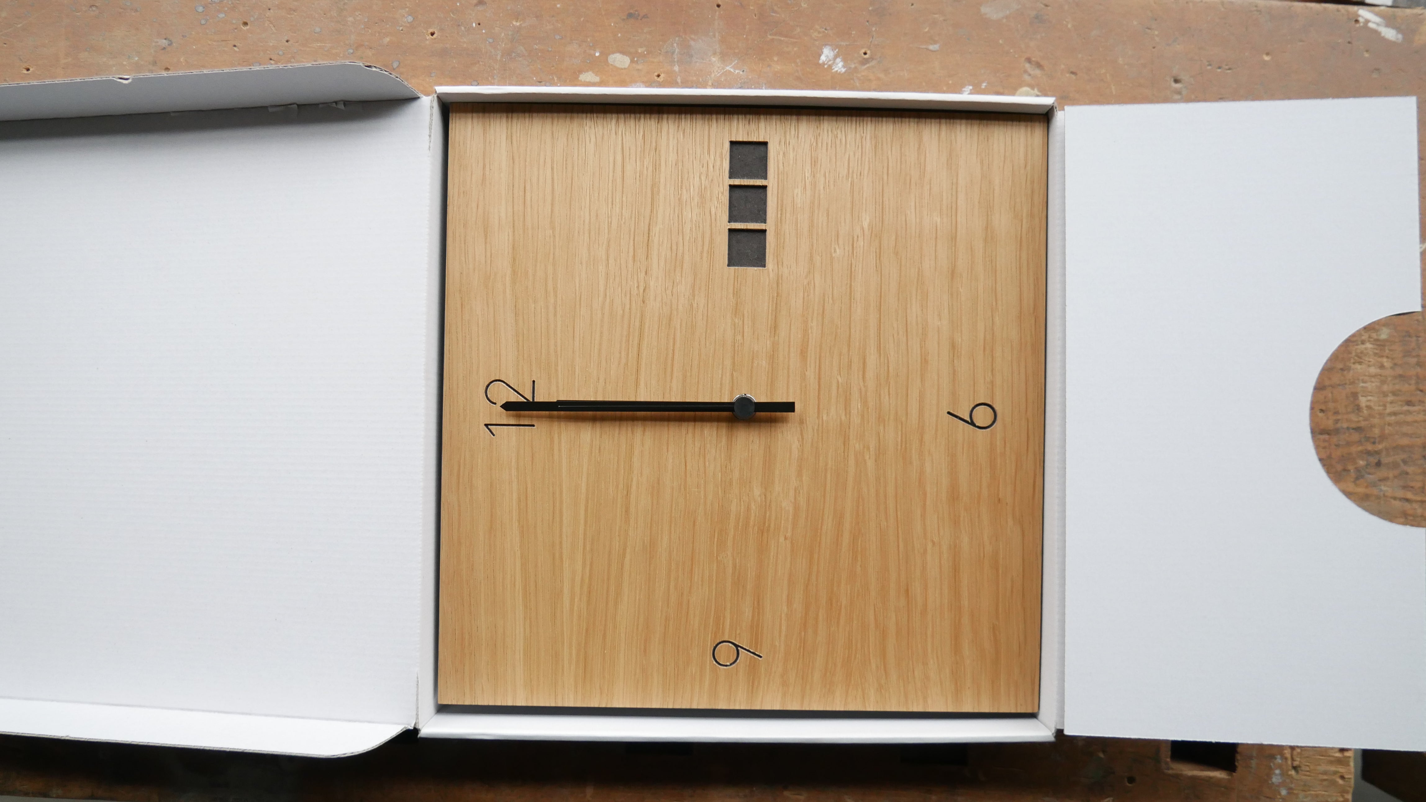 bulbaum "Halwa" Wanduhr quadratisch in Eiche