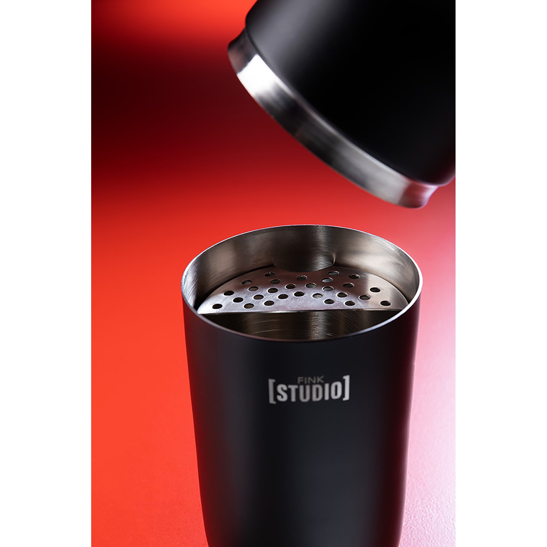 Fink Studio POP ART Cocktailshaker pulverbeschichtet matt rot schwarz 23cm