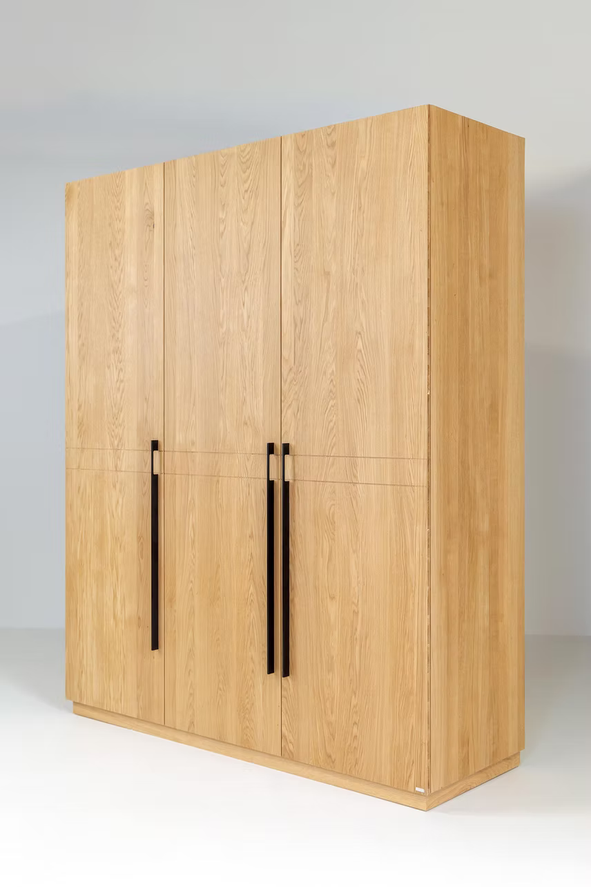 bulbaum "handgemaach" 3-türiger Kleiderschrank "klädaschaaf"