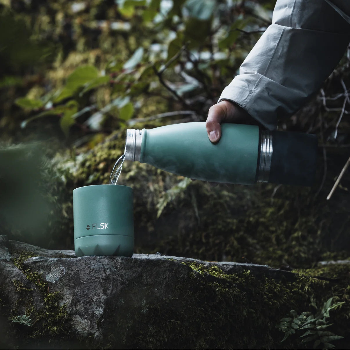 FLSK Explorer Trinkflasche mit Becher ridge green